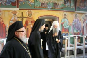 STAZAMA MOSTARSKIH SRBA: Patrijarh Porfirije u posjeti Manastiru Žitomislić i Prebilovcima (FOTO)