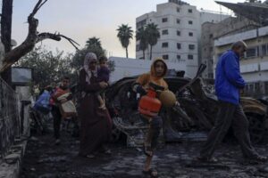 U PALESTINSKU ENKLAVU NE STIŽE NI VODA, NI STRUJA, NI LIJEKOVI: Izrael spreman da pokrene kopnenu operaciju u Gazi