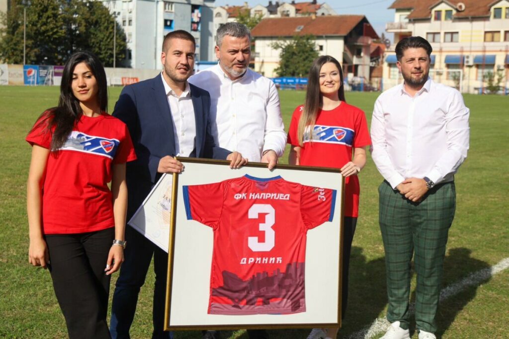 ОТВОРЕНЕ НОВЕ ПРОСТОРИЈЕ ФК“ НАПРИЈЕД“ : Захвалнице Станивуковићу и Дринићу за допринос развоју клуба