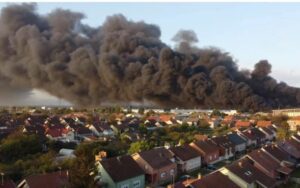 „TO JE KAO DA JE VULKAN IZBIO“ Dim od velikog požara u Osijeku vidljiv iz svemira, širi se ka BiH