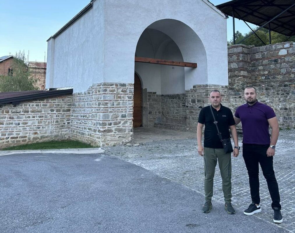 NAROD ĆE OPSTATI: Vidović posjetio manastir Banjska na Kosovu i Metohiji (FOTO)