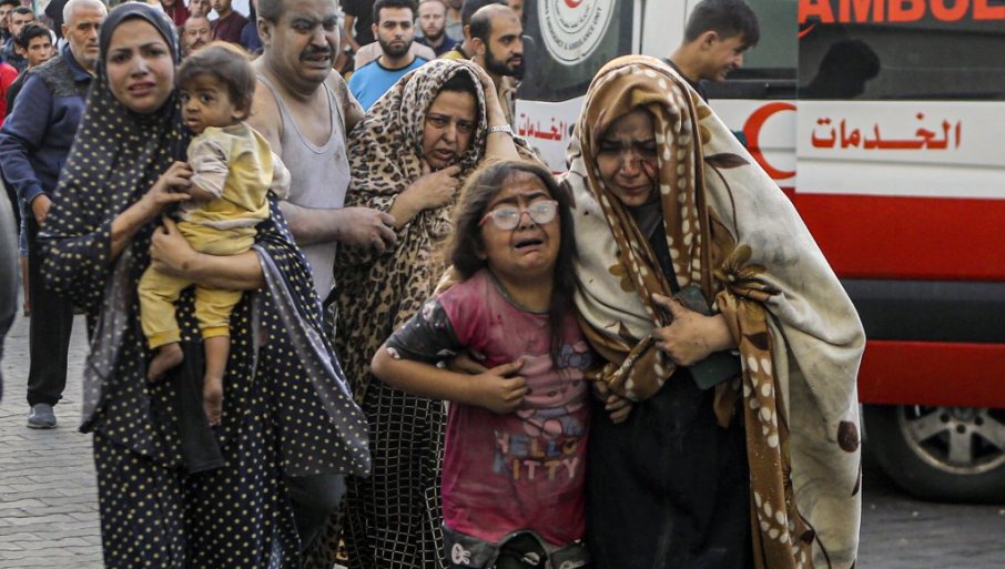 RODITELJI ISPISUJU IMENA DJECE NA NJIHOVE NOGE I STOMAKE: Kada čujete šta je razlog, zaplakaćete – Potresan fenomen u Gazi