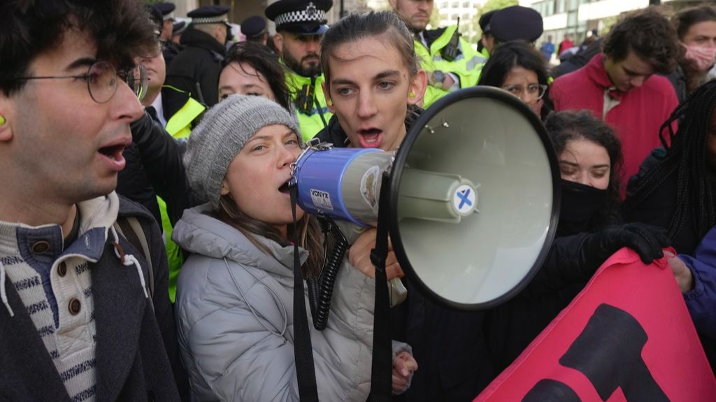 UHAPŠENA GRETA TUNBERG: Aktivisti na demonstracijama zbog energetskog samita u Londonu