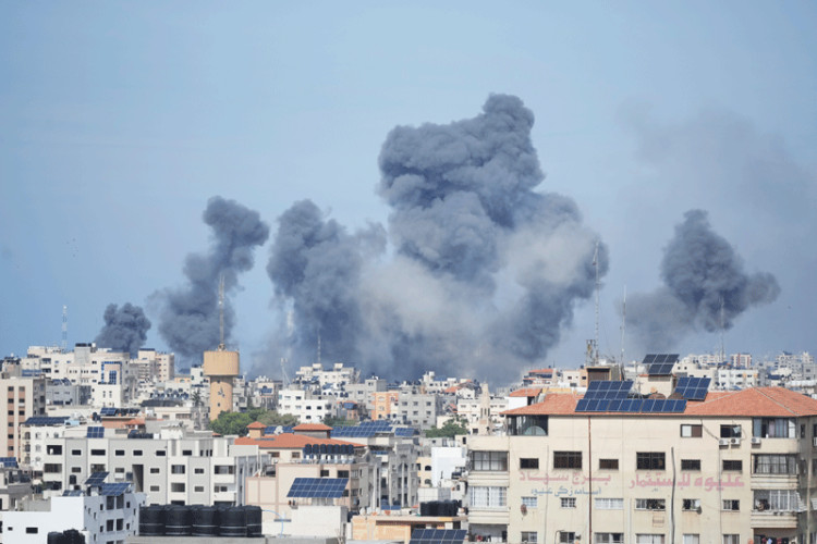 СУКОБ У ИЗРАЕЛУ СЕ ПРОДУБЉУЈЕ: Хамас гранатирао Тел Авив због напада у избјегличком кампу