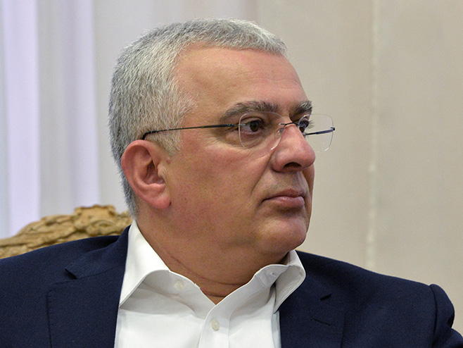 „МОЈА МИСИЈА ЈЕ ДА ПОМИРИМ ЦРНУ ГОРУ“ Андрија Мандић изабран за предсједника Скупштине
