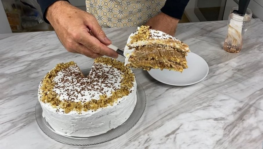 РЕЦЕПТ ЗА ШВАЛЕР ТОРТУ: Богата посластица којој нема равне (ВИДЕО)