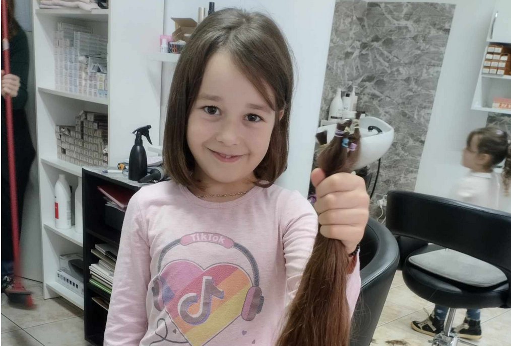 БРАВО МАРИЈА! Дјевојчица из Прњавора донирала косу болесној дјеци