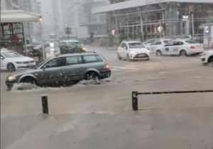 POTOP U CRNOJ GORI: Putevi se pretvorili u rijeke, saobraćaj u kolapsu (VIDEO)