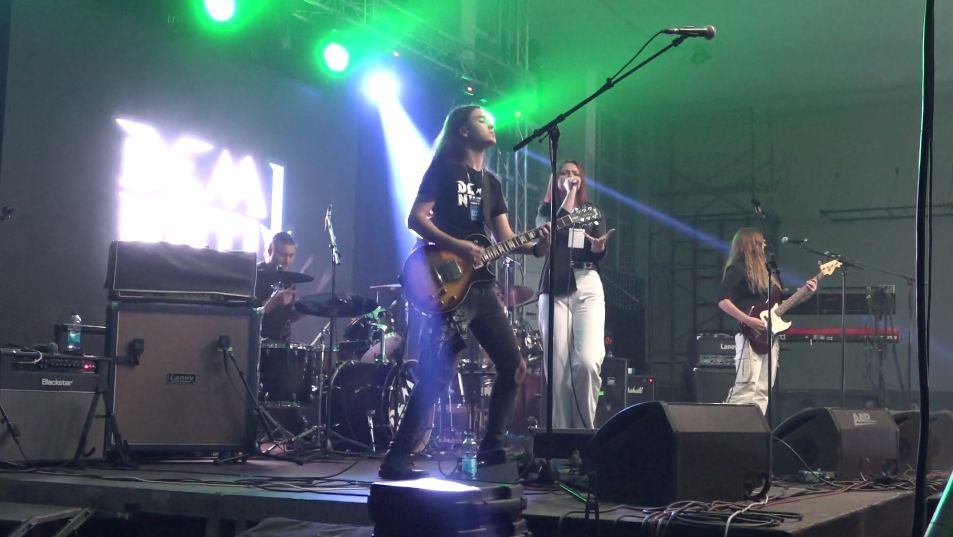 SVIM SRCEM ZA ROKENROL: Mladi rok bend „Deminutiv“ o najvećim izazovima, koncertima i publici (VIDEO)