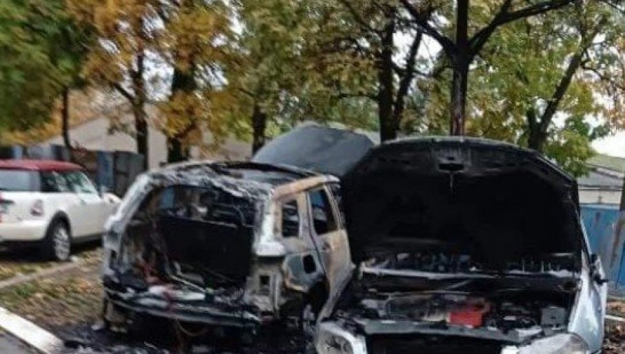 EKSPLOZIJA NA DEDINJU: Izgorjelo nekoliko vozila