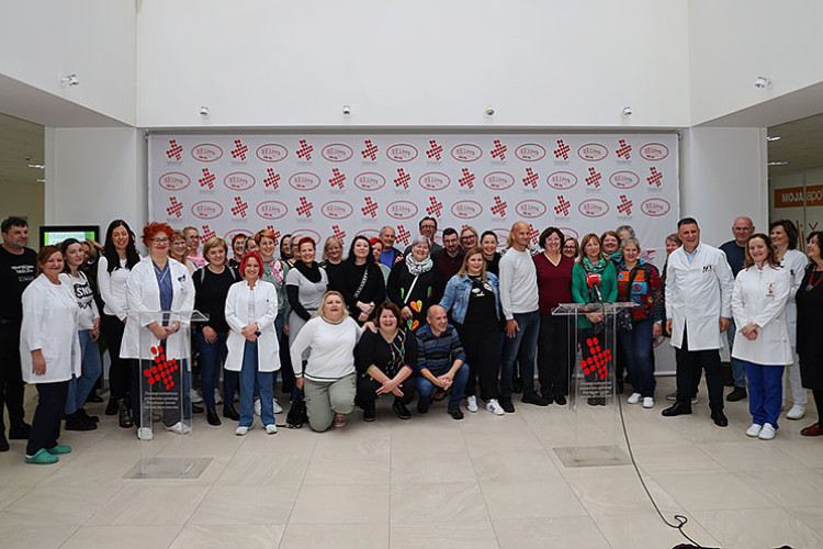 SARADNJA KOJA PRERASTA U TRADICIJU: Medicinari iz Ljubljane posjetili UKC Republike Srpske