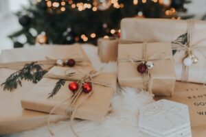 RAZVESELITE NAJDRAŽE: Evo kako da orignalno upakujete novogodišnje poklone