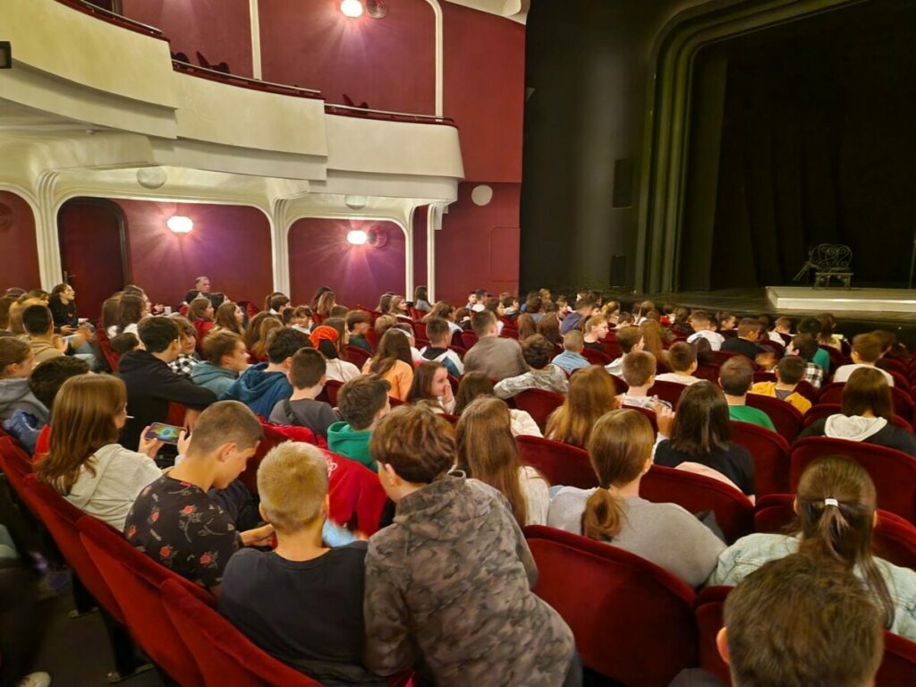 ЉУБИТЕЉИ ПОЗОРИШТА ЋЕ УЖИВАТИ: Вечерас почиње Театар фест „Петар Кочић“ и трајаће до 9. јуна (ФОТО)
