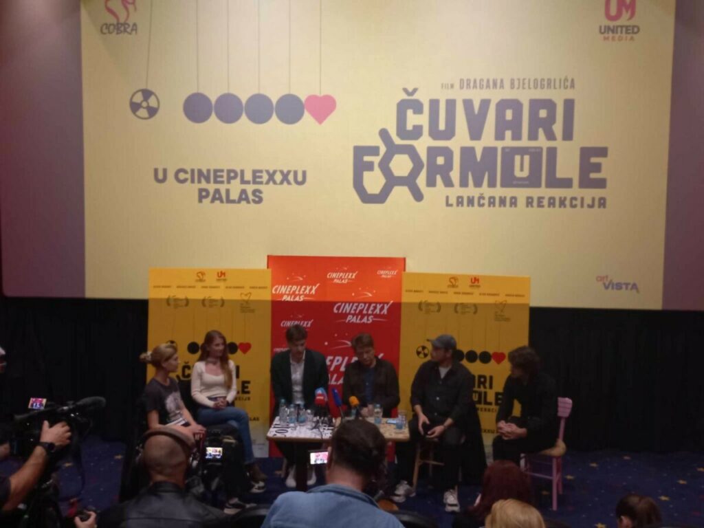„ВЕЛИЧАНСТВЕНО ОСТВАРЕЊЕ“ Бањалучани очарани филмом Драгана Бјелогрлића „Чувари формуле“ (ФОТО/ВИДЕО)