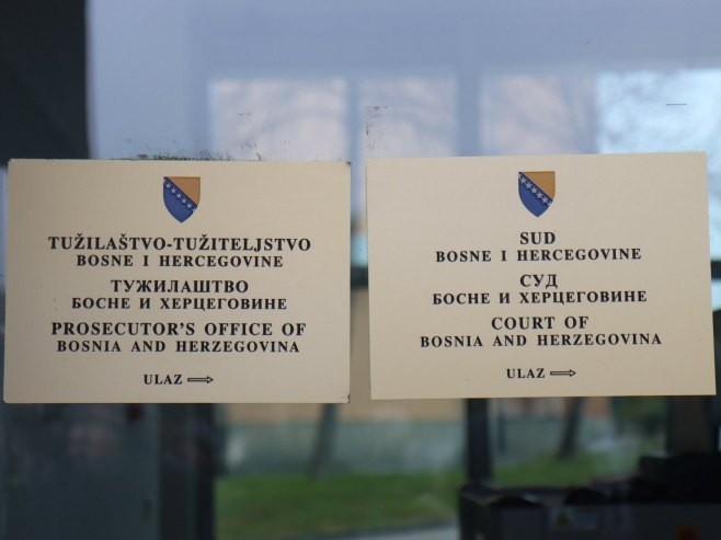 PLJESKANJE TRAJALO DESET MINUTA: Milorad Dodik dočekan aplauzom u sudnici