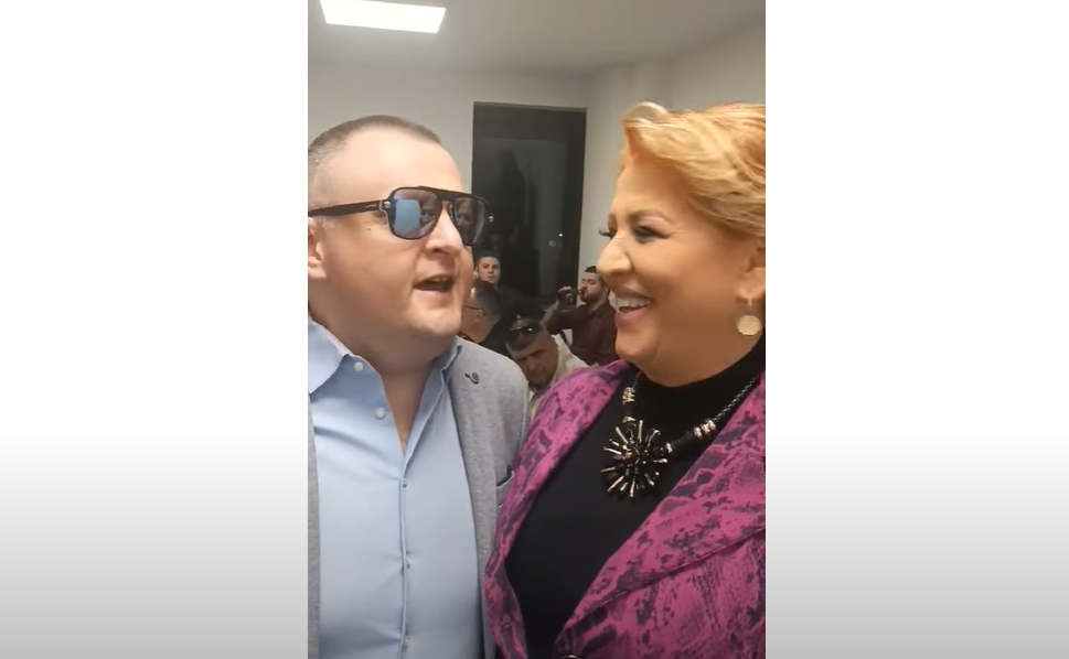 „SRCE MOJE, IMA BOLNU RANU” Slijepi banjalučki pjevač Darko Letić zapjevao sa Ćanom (VIDEO)