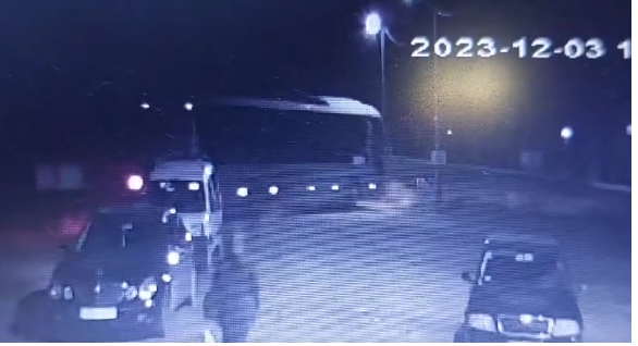 UKRADEN AUTOBUS U OMARSKOJ: Objavljen snimak krađe sa parkinga (VIDEO)