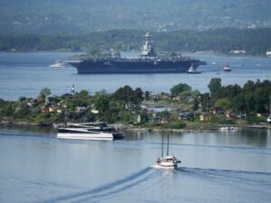 PENTAGON U PRIPRAVNOSTI: Napadnut američki ratni brod u Crvenom moru