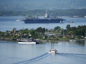 ПЕНТАГОН У ПРИПРАВНОСТИ: Нападнут амерички ратни брод у Црвеном мору