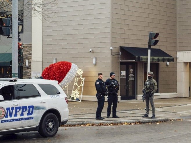 КРВОПРОЛИЋЕ У САД: Четири особе избодене насмрт у Њујорку (ФОТО)