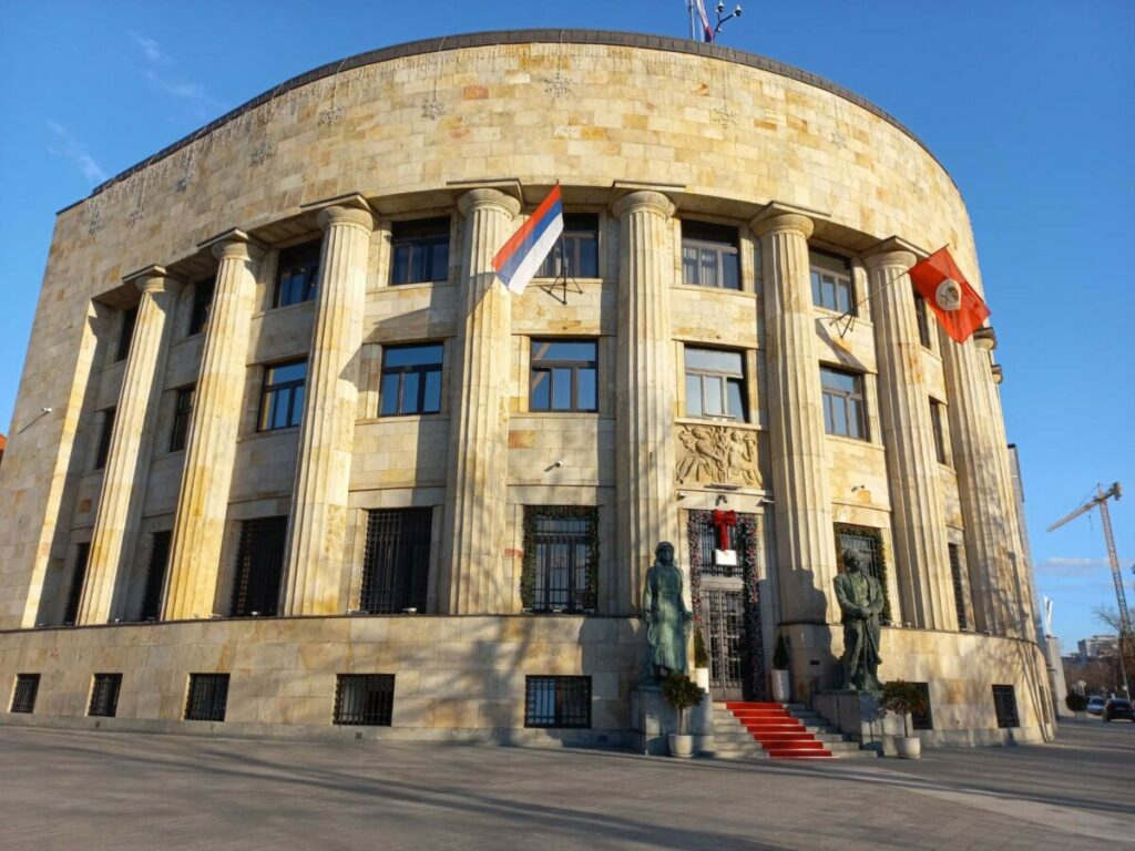 „СРБИЈА И СРПСКА СУ ЈЕДНО“: Вечерас тробојке на Палати и Народној скупштини у знак јединства