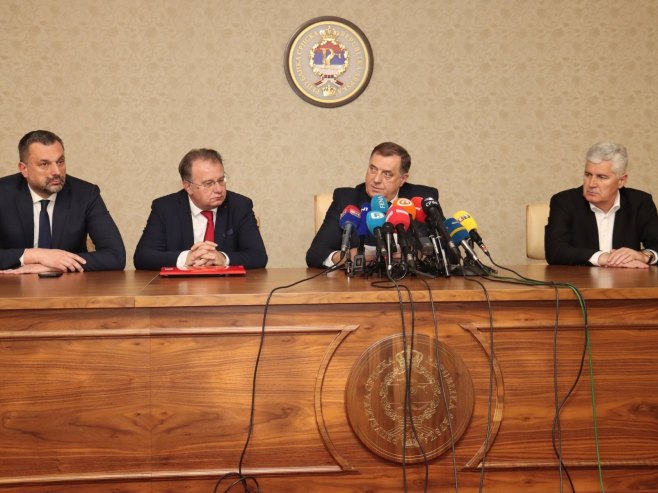 „OBAVEZNO GLASANJE ILI SLIJEDI NOVČANA KAZNA“ Šta su juče u Laktašima dogovorili Dodik, Čović i predstavnici „trojke“
