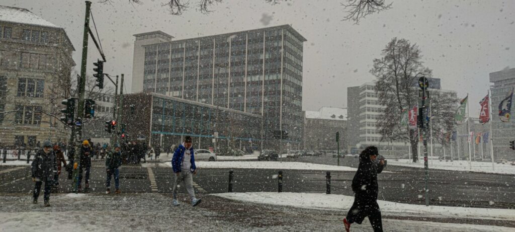 ALARMANTNO! Snježna oluja zahvatila Njemačku, poginulo jedno lice (FOTO)