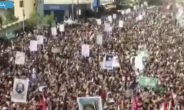 ХУТИ НАЈАВИЛИ ХИТНУ МОБИЛИЗАЦИЈУ: Хиљаде људи са оружјем на улицама широм Јемена (ВИДЕО)