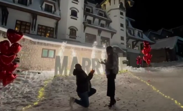 ROMANTIKA NA JAHORINI: Mladić zaprosio djevojku (VIDEO)