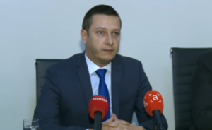 „NAJBOLJI PENCILIN ZA STABILOST U BiH“: Goganović o ostavci ratnohuškačkog ministra Heleza