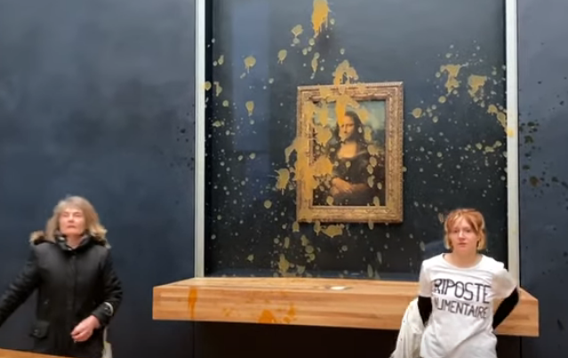 AKTIVISTI BACILI SUPU NA SLIKU MONA LIZE: Novi incident u Luvru (VIDEO)
