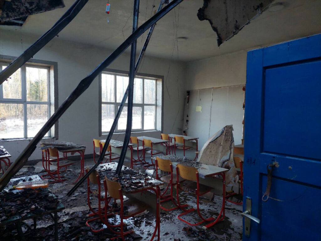 VATRA PROGUTALA POLA KROVA I UČIONICU: Izgorjela škola koju su pohađala tri đaka