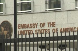 АМБАСАДА САД: Банке имају право одлучити с ким ће пословати и раскинути односе