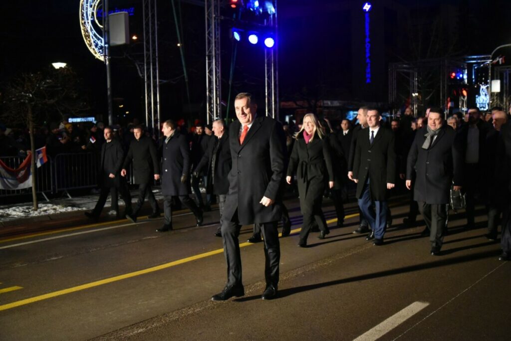 „НЕЋЕМО ДОЗВОЛИТИ ДА УНИШТЕ НАШЕ САМПОУЗДАЊЕ“: Додик – Дан Републике – 9. јануар, без обзира на оспоравања