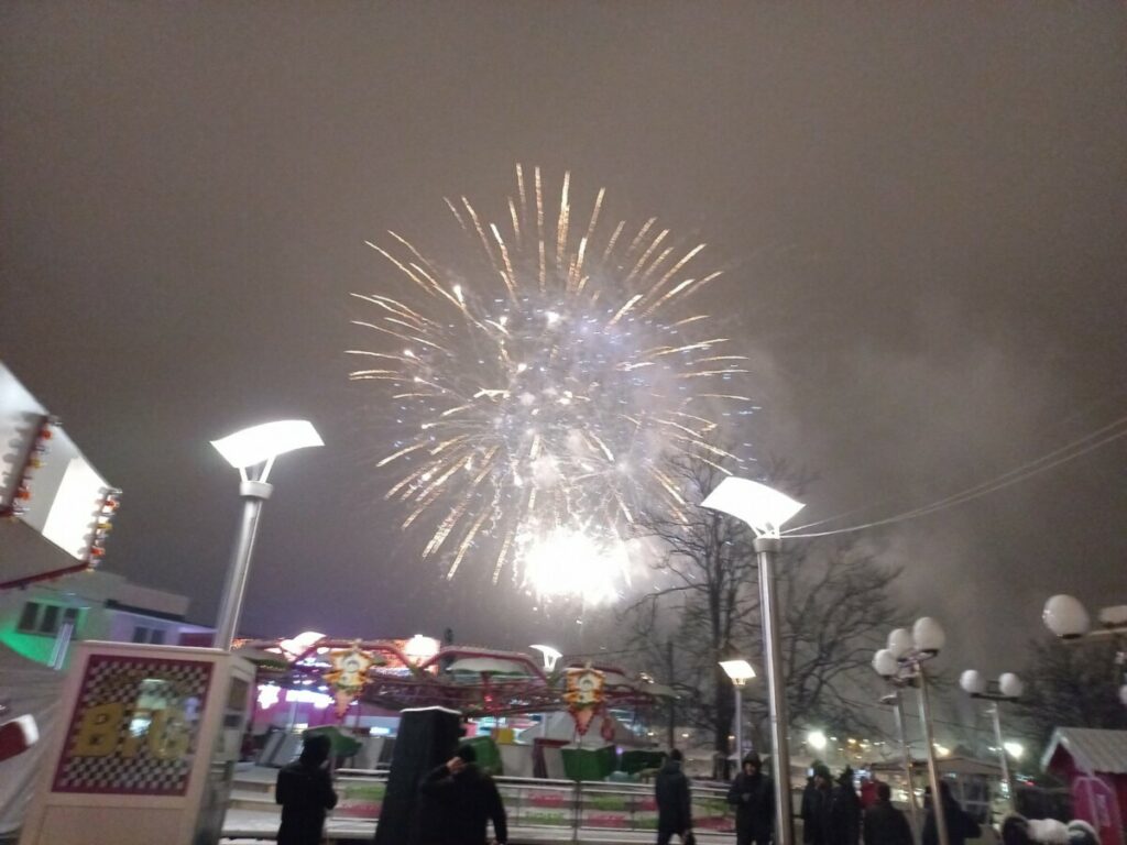 ČAROLIJA IZNAD BANJALUKE: Vatrometom završena proslava 9. januara (FOTO/VIDEO)
