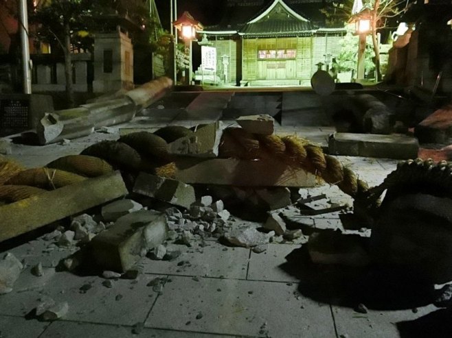 БРОЈ ПОГИНУЛИХ РАСТЕ: Јапан броји жртве разорног земљотреса
