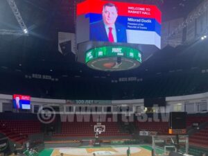 DOBRODOŠLICA ZA DODIKA: KK Uniks na LED ekranu objavio trobojku sa slikom predsjednika Srpske (FOTO)