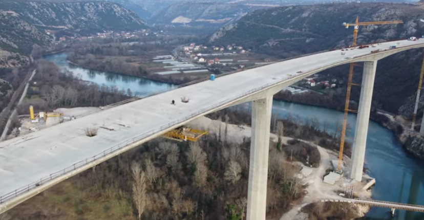 ГРАДИЛИШТЕ ДУГО 40 КИЛОМЕТАРА: Откривено шта је узрок пуцања највећег моста у БиХ