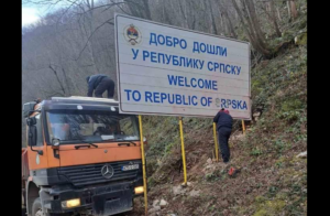 VANDALIZAM KOD ZVORNIKA: Srušena tabla sa natpisom „Dobro došli u Republiku Srpsku“ (FOTO)