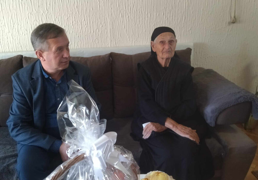 „ЖИВИ ДА СВЈЕДОЧИ, ТО ЈЕ БОЖИЈА ВОЉА“ Миља Зечевић из Брода напунила је 93 године, а у рату јој убијена три сина и муж
