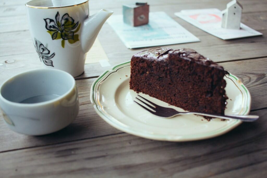 ЗДРАВА ВАРИЈАНТА ЗА ОНЕ КОЈЕ ВОДЕ РАЧУНА О ЛИНИЈИ: Чоколадна торта без брашна