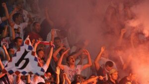 ŠOK U HRVATSKOJ! Navijači Hajduka „odsjekli glavu“ Brunu Mariću