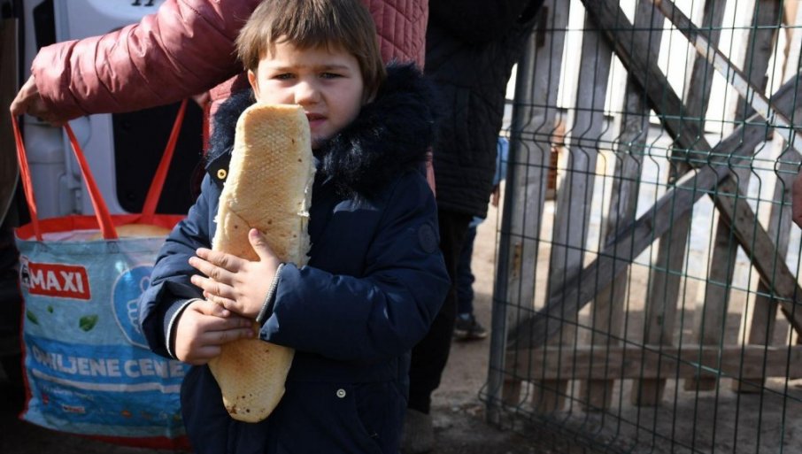 FOTOGRAFIJA KOJA SVE GOVORI: Ovo je Lena (4) iz Koretista na Kosovu i Metohiji