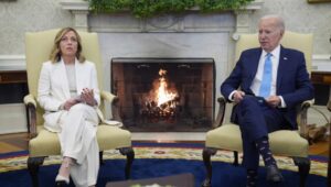 VAŽAN SASTANAK MELONIJEVE I BAJDENA: Poznato o čemu su razgovarali predsjednik SAD i premijerka Italije