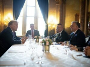 „VRATITE SE I DONESITE NAM MIR“: Orban se sastao sa Trampom na Floridi