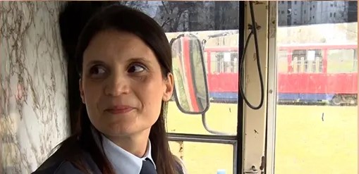 „KAO DA SAM SE RODILA TU“ Ružica je vozač tramvaja, otkrila ko joj je usadio ljubav prema tom poslu