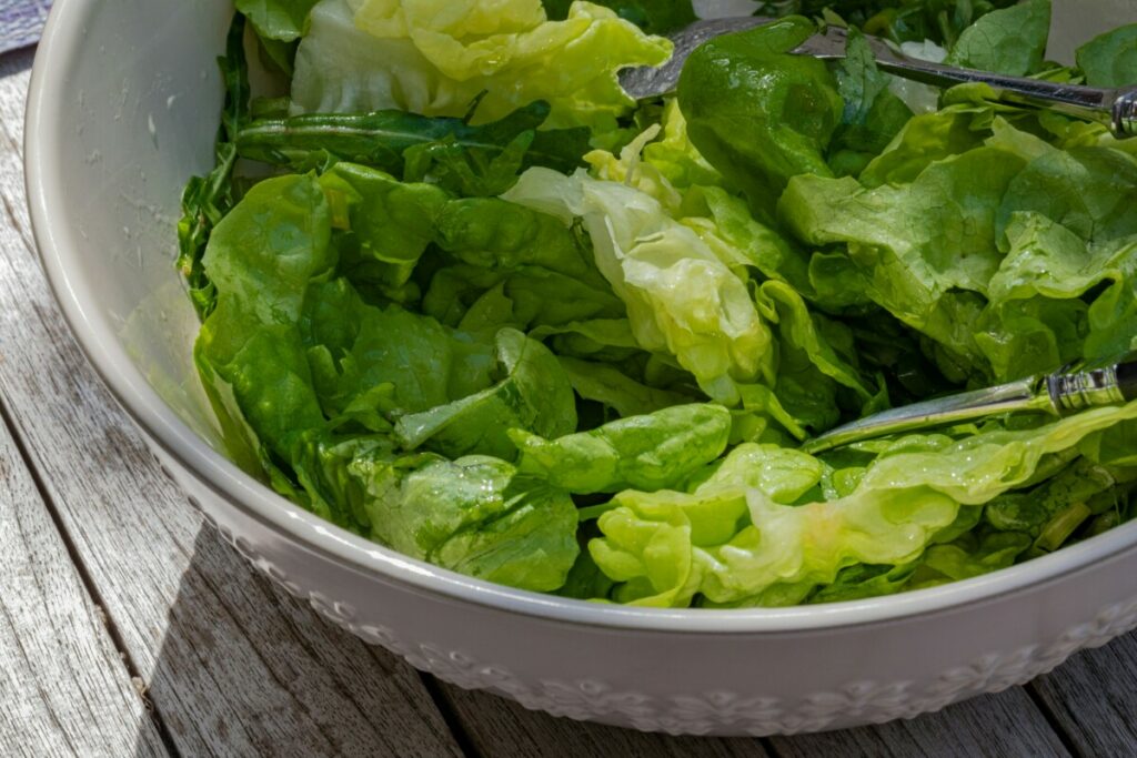 ЧУВА ЗДРАВЉЕ СРЦА: Зашто треба јести зелену салату?