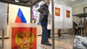 RUSI IZAŠLI NA BIRAČKA MJESTA: Počelo glasanje na predsjedničkim izborima