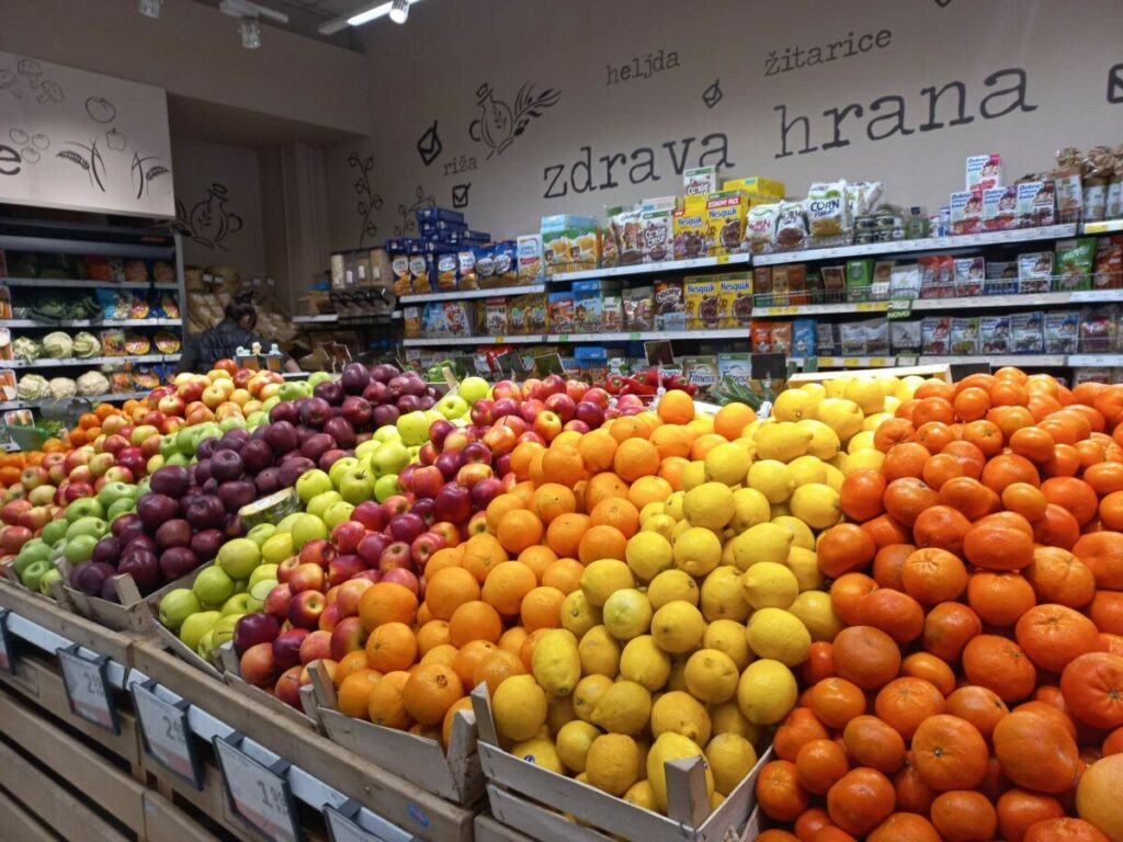 KUPUS IZ IRANA, GROŽĐE IZ MOLDAVIJE: Odakle dolazi voće i povrće koje uvozimo?