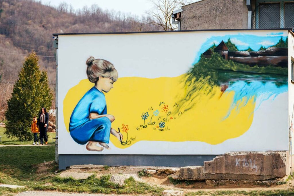 LIJEP PRIZOR U BANJALUCI: Osnovnu školu „Milan Rakić“ krasi mural koji nosi bitnu poruku